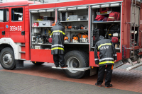 Pożar w centrum handlowym w Warszawie - akcja gaśnicza w toku